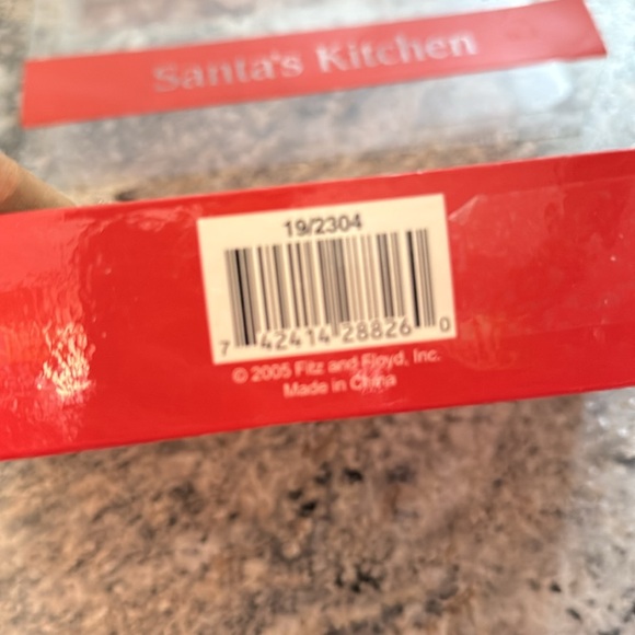 Fitz and Floyd Santa’s helper plate and knife set - Picture 5 of 5